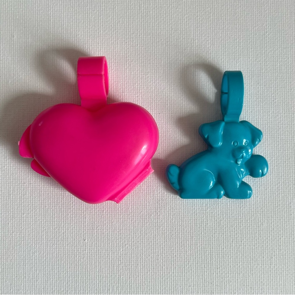 1985 Fisher Price Dress Up Vanity replacement heart locket & blue dog charm